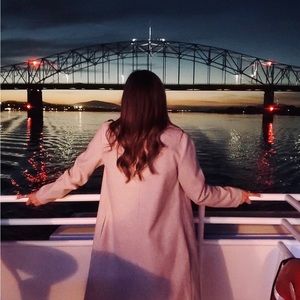 After 30 days unsold items are donated to a women’s shelter :)